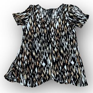 Cable & Gauge, Cold Shoulder Animal Print V-neck T-Shirt, Women’s Medium